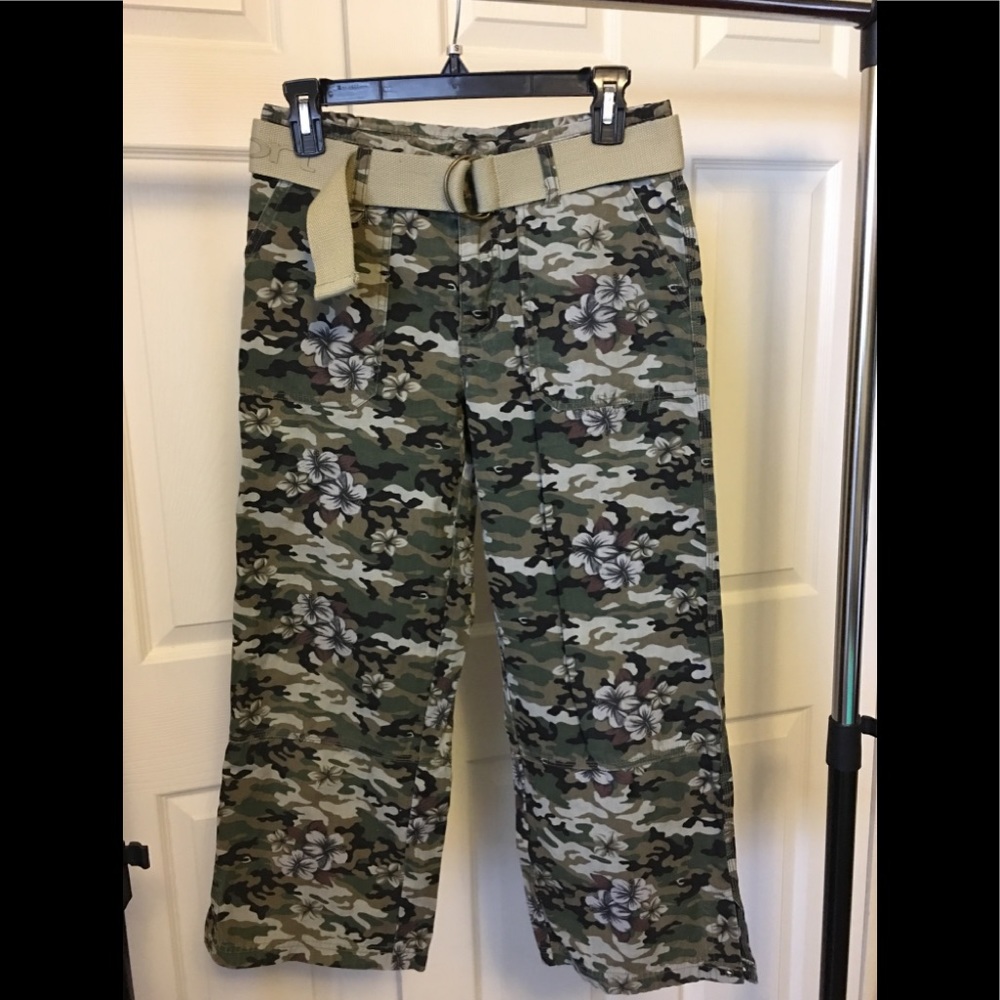 Cargo Jeans with Camouflage-flower-print